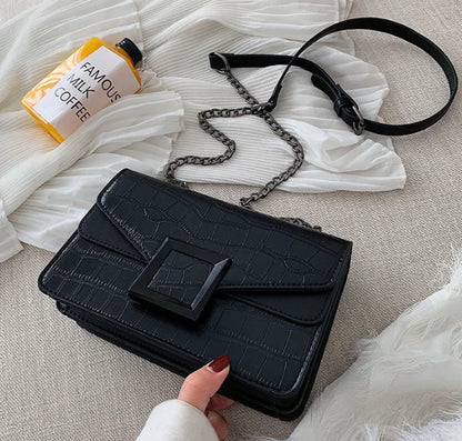 Fashionable Crocodile Pattern Chain Shoulder Bag for Women