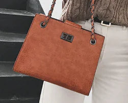 Crocodile Pattern Chain Shoulder Bag