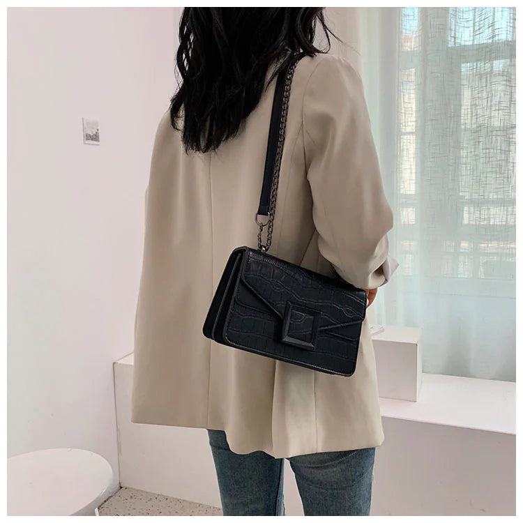 Fashionable Crocodile Pattern Chain Shoulder Bag for Women